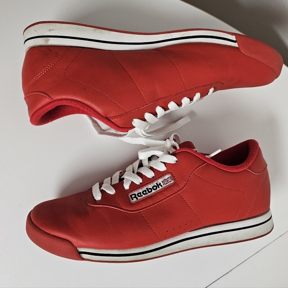 Vintage Red Reeboks - Picture 3 of 8